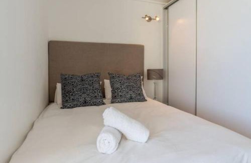 Three Anchor Bay Apartment | Ocean Views - Sea Point Studio w NetflixFast WIFI