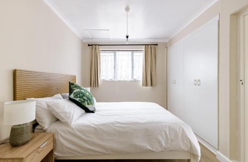Scott Estate Apartment | 1 Bed 3 Min Walk to Beach With Private BBQ and Parking