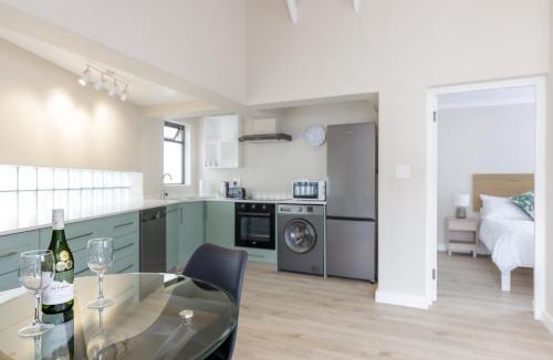 Scott Estate Apartment | 1 Bed 3 Min Walk to Beach With Private BBQ and Parking