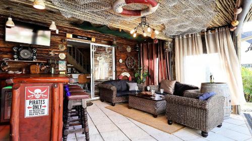 Shelly Beach House | Port Royale Beach Cottage