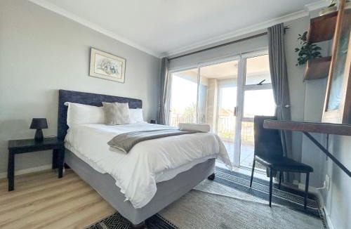 Cape Town Apartment | Century Hideaway with Mountain views, Security, FREE Parking