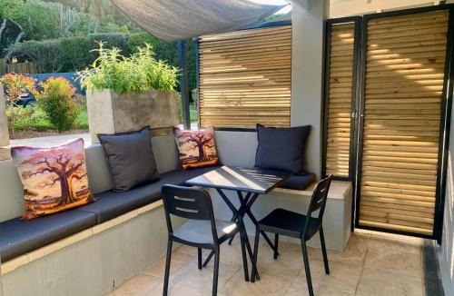 Constantia Cabin | Constantia Winelands Lodge