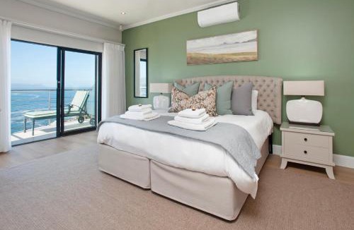 Hermanus City-Centre Apartment | Hamewith Penthouse