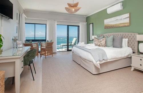Hermanus City-Centre Apartment | Hamewith Penthouse