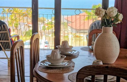 Manaba Beach Apartment | Sombedu Guest Suite - Sea View Apartment in Margate