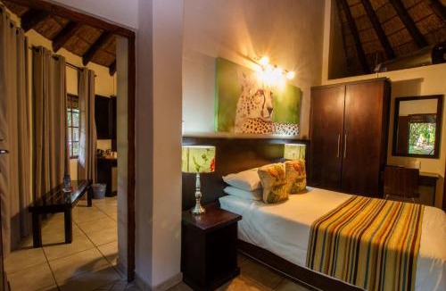 Hluhluwe Cabin | Emdoneni Lodge with Zululand Cat Conservation Project