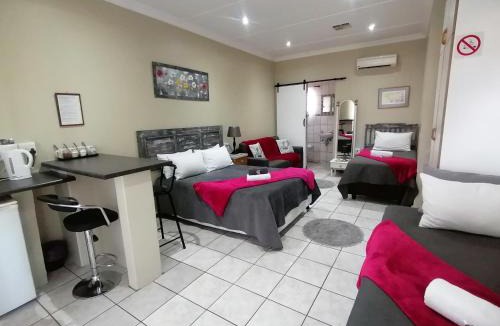 Upington House | Tehillah Guesthouse