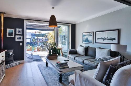 Waterfront House | Harbour Lights