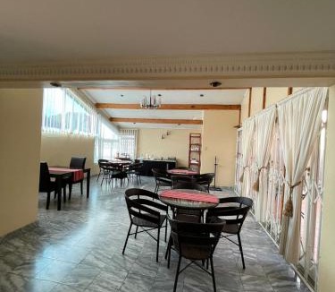 Ladysmith House | Zinzanathi Guest house