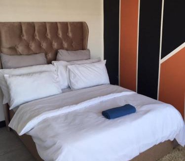 West Beach House | West Beach Queens and Kings Guest House