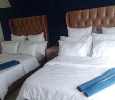 West Beach House | West Beach Queens and Kings Guest House