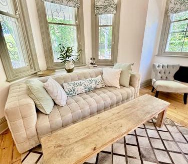 Claremont Apartment | Dream Guest Suite in Fabulous Edwardian Claremont