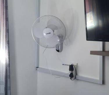 De Kelders Apartment | KUSVAALBOS SELFSORG WOONSTEL