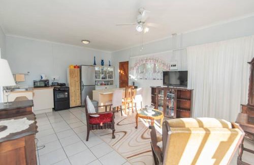 Port Elizabeth Apartment | Pari Park Travellers Cottage
