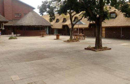 Phokwane Cabin | Bostons Lodge & Restaurant