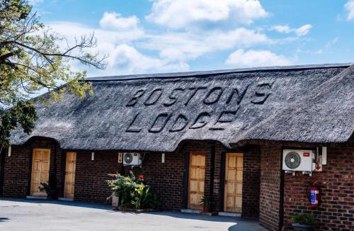Phokwane Cabin | Bostons Lodge & Restaurant
