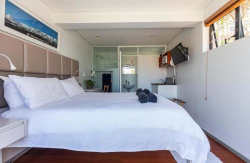 Kalk Bay Apartment | Sea Peep in Kalk Bay