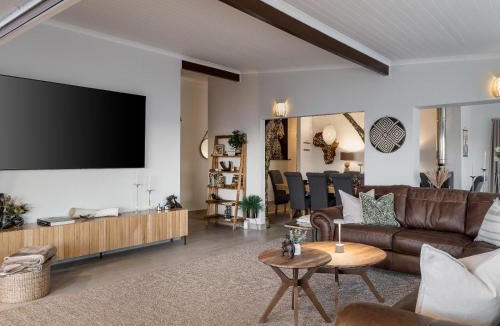 Mountainside Villa | Phezulu Manor - Luxury Villa with Panoramic Views & 5 Terraces