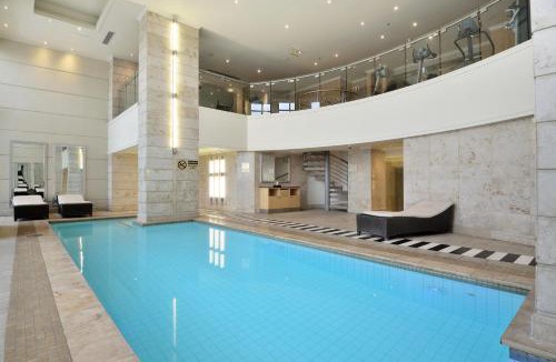Sandown Hotel | The Michelangelo Towers