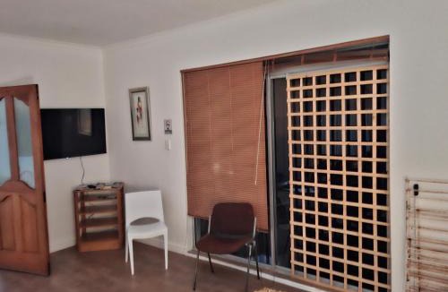 Flamingo Vlei Apartment | Leigh's home with dogs