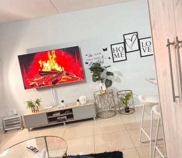Weltevredenpark Apartment | Fully Furnished 3 bedroom apartment rental
