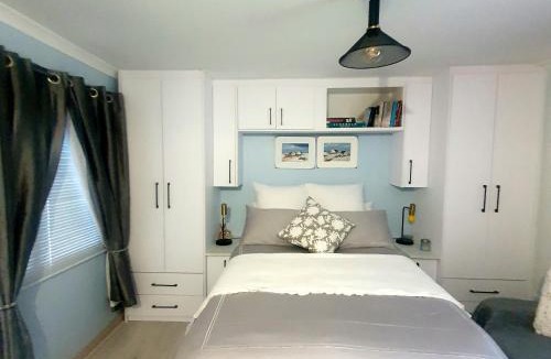 Fish Hoek Apartment | Sunset Haven Ocean, Mountain & Valley Views