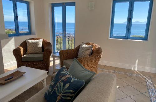 Gansbaai House | Casa Balena - The Seafront Whale House Experience