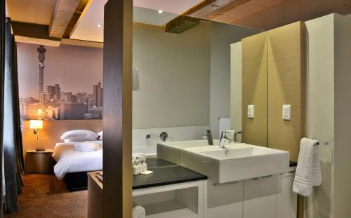 Downtown Johannesburg Hotel | Reef Hotel