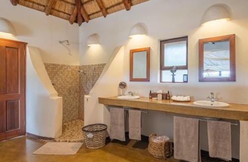 Maruleng Cabin | Nyati Safari Lodge