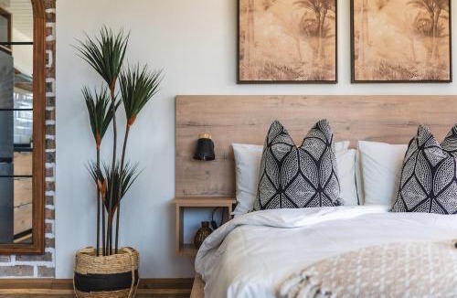 West Beach Apartment | Sunny Sunset on White Soil!