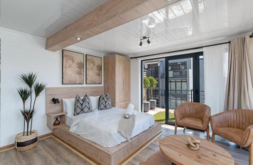 West Beach Apartment | Sunny Sunset on White Soil!