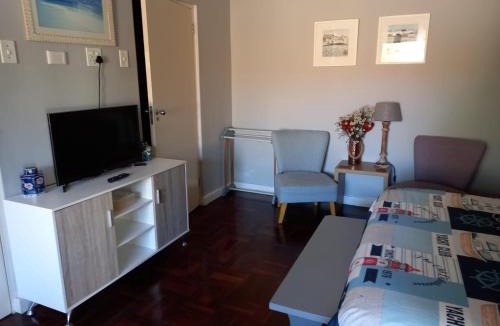 Fish Hoek Apartment | Sunshine Cottage