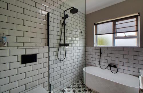 Brackenfell Villa | Magnificent Villa Load-Shedding Free!