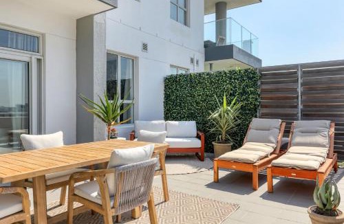 Cape Town City Centre Apartment | Urban Oasis Balcony Apartment Backup Powered