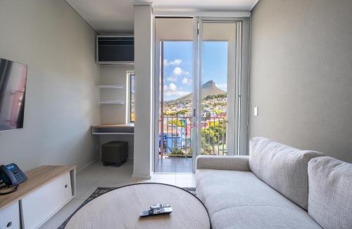 Bo'Kaap Apartment | The Rose 602: Modern City Apartment with Views