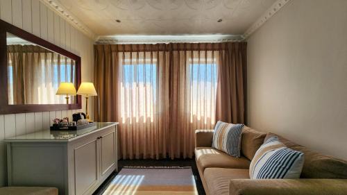 Big Bay Hotel | The Blue Peter Hotel