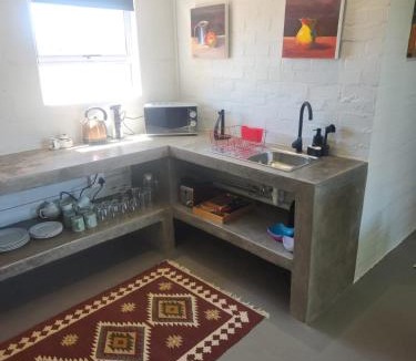 Oudtshoorn Apartment | Volgenoeg Self Catering Family Unit