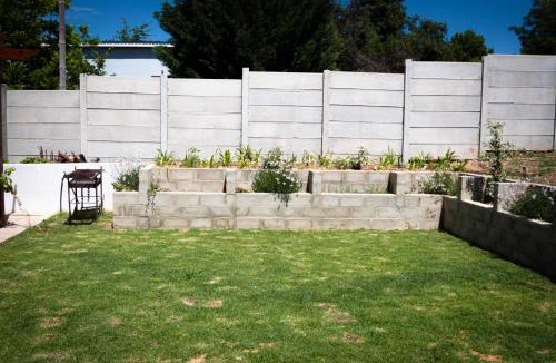 Prince Alfred Hamlet Apartment | Rooikraal Hamlet Village Cottage