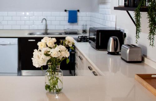 Prince Alfred Hamlet Apartment | Rooikraal Hamlet Village Cottage