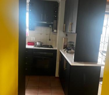 Eikenbosch House | VB Accomodation (STATION HOME)