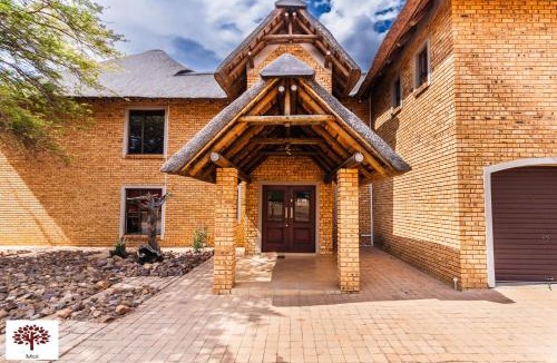 Leeupoort Villa | Zebula Golf and Wildlife Estate - Spectacular View Pax 13 - Moi Signature Luxury villa