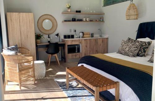 Constantia Cabin | Constantia Winelands Lodge