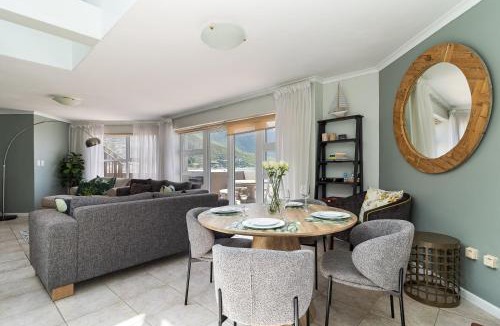 Hout Bay Apartment | Beachfront Villa Sea Breeze Hout Bay Cape Town