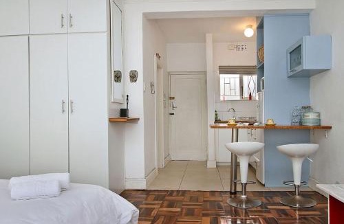 Mouille Point Apartment | Sandringham Studio in Mouille Point