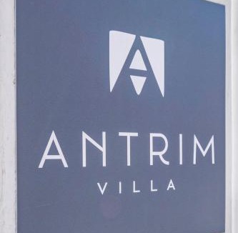 Three Anchor Bay House | Antrim Villa by Totalstay