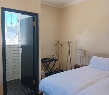 Simon's Town Hotel | Cozy room in the Heart of Simon's Town