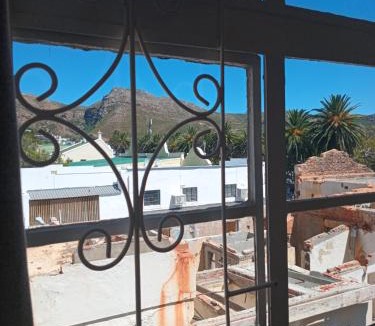 Simon's Town Hotel | Cozy room in the Heart of Simon's Town