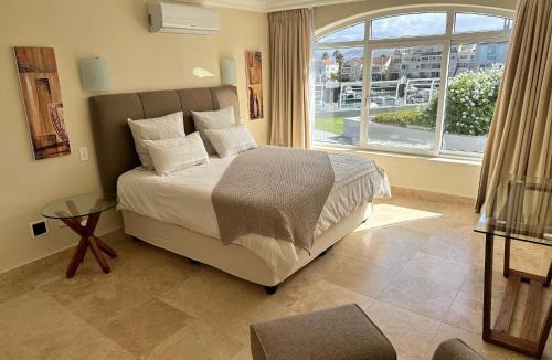 Harbour Island Hotel | Krystal Beach Hotel