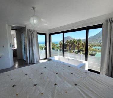 Scott Estate Villa | LA HACIENDA - MODERN, BRIGHT, STYLISH House with Private Pool