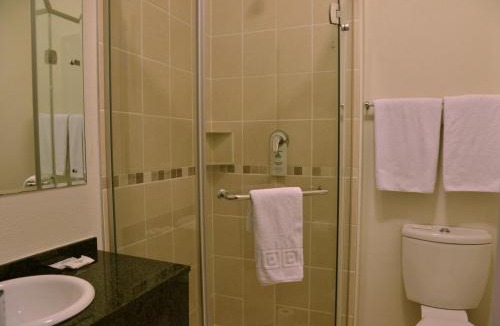 Matroosfontein Hotel | Road Lodge l Cape Town International Airport